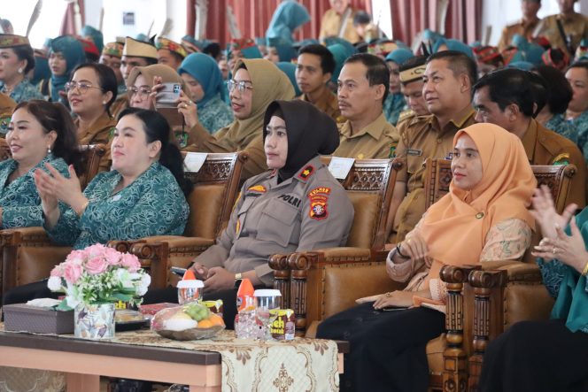 
					Wakapolres Kapuas Hadiri Jambore Kader PKK 2026, Perkuat Peran Perempuan dalam Membangun Keluarga Sejahtera