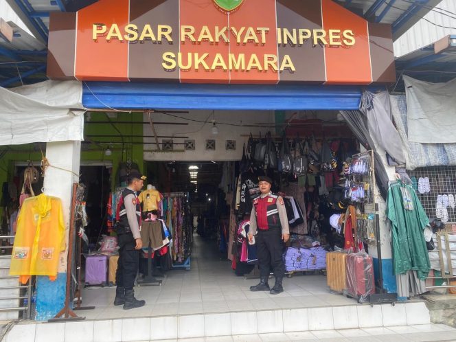 
					Sat Samapta Polres Sukamara Hadir di Pasar Inpres, Pastikan Stabilitas Ekonomi Lokal