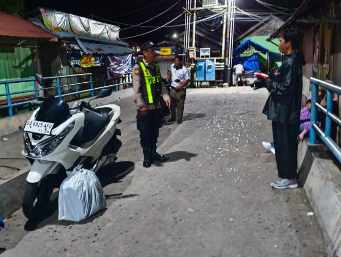 
					Antisipasi Gangguan Kamtibmas Malam Hari, Polsek Kapuas Barat Intensifkan Patroli Rawan Malam