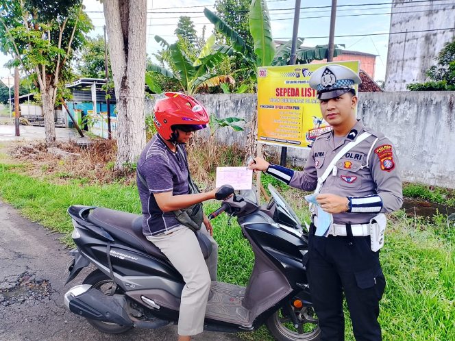 
					SATLANTAS POLRES SERUYAN TEGUR SIMPATIK DAN TERTULIS, HIMBAU PENGENDARA PATUHI ATURAN LALU LINTAS