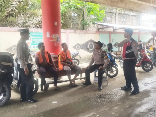 
					PAMAPTA III POLRES SERUYAN SAMBANG TUKANG PARKIR PASAR SAIK, BINA KEAMANAN SWAKARSA DAN CEGAH PUNGLI