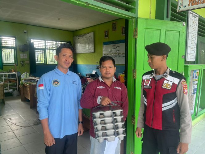 
					Sat Samapta Polres Sukamara Kawal Distribusi Makan Bergizi Gratis demi Tumbuh Kembang Generasi Sehat