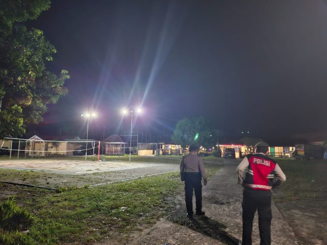 
					dengan rutin Polres Kobar Lakukan Patroli Malam di Area Rawan Tindak Pidana dan Obyek Vital  ‎