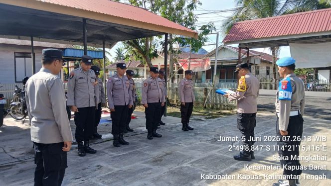 
					Pimpin Apel Pagi, Kapolsek Kapuas Barat Tekankan Kedisiplinan dan Kesiapan Pelayanan Masyarakat