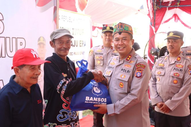 
					*Kapolres Bartim Serahkan Bansos kepada Warga Sekitar Polsubsektor Paju Epat, Wujud Kepedulian Polri untuk Masyarakat**