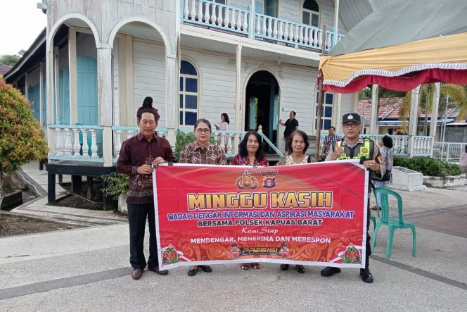 
					Pererat Silaturahmi, Polsek Kapuas Barat Gelar ‘Minggu Kasih’ di GKE Immanuel Desa Saka Mangkahai