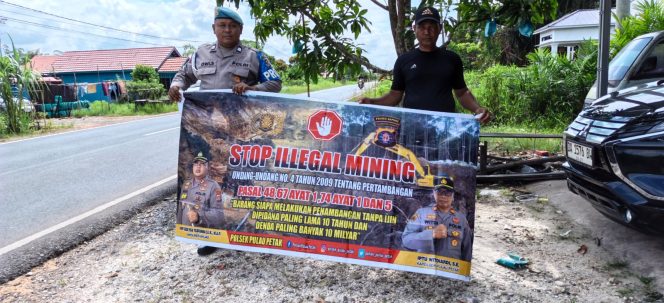 
					PERSONEL POLSEK PULAU PETAK LAKSANAKAN SOSIALISASI ILEGAL MINING KE MASYARAKAT GUNA PENCEGAHAN TAMBANG LIAR DI WILAYAH KECAMATAN PULAU PETAK