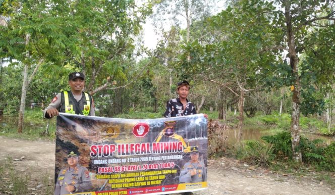 
					PERSONEL POLSEK PULAU PETAK LAKSANAKAN SOSIALISASI ILEGAL MINING KE MASYARAKAT GUNA PENCEGAHAN TAMBANG LIAR DI WILAYAH KECAMATAN PULAU PETAK