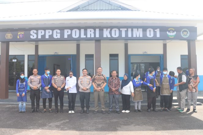 
					Dampingi Tim Puslitbang Polri, Kapolres Kotim Salurkan Makanan Bergizi Gratis di Sekolah Yayasan Mentaya Bina Bangsa