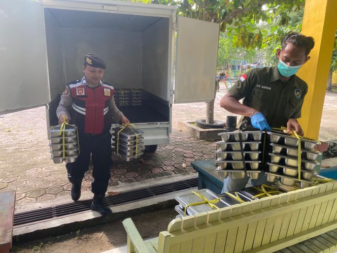 
					Personel Sat Samapta Polres Sukamara Hadir Kawal Penyaluran Makanan Bergizi Gratis di Kota Sukamara
