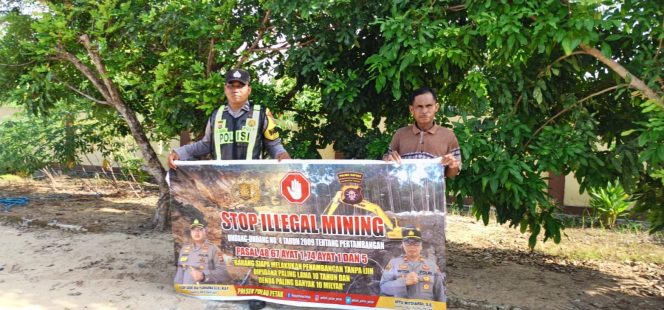
					PERSONEL POLSEK PULAU PETAK LAKSANAKAN SOSIALISASI ILEGAL MINING KE MASYARAKAT GUNA PENCEGAHAN TAMBANG LIAR DI WILAYAH KECAMATAN PULAU PETAK