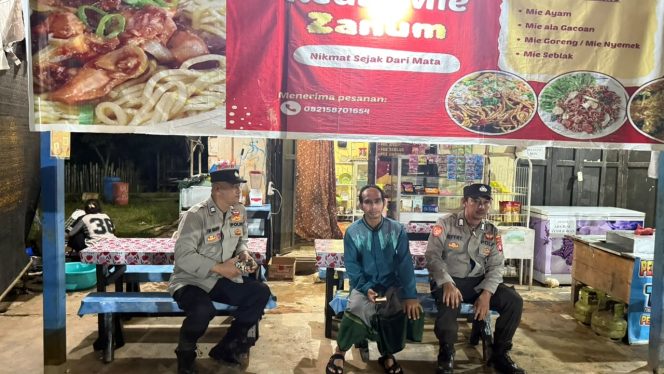 
					POLSEK SERUYAN HULU GELAR PATROLI DIALOGIS DI TUMBANG MANJUL, SAMBANG BANK DAN PASAR