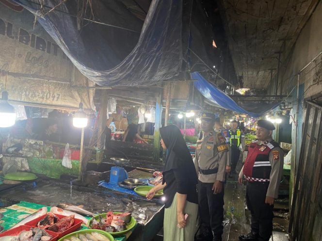 
					Wujudkan Kamtibmas Kondusif, Patroli Piket Pamapta Polres Gunung Mas Sambangi Pusat Keramaian di Kuala Kurun