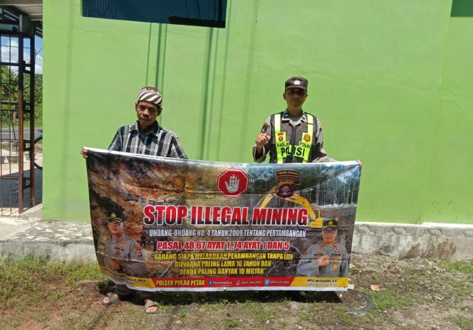 
					PERSONEL POLSEK PULAU PETAK LAKSANAKAN SOSIALISASI ILEGAL MINING KE MASYARAKAT GUNA PENCEGAHAN TAMBANG LIAR DI WILAYAH KECAMATAN PULAU PETAK