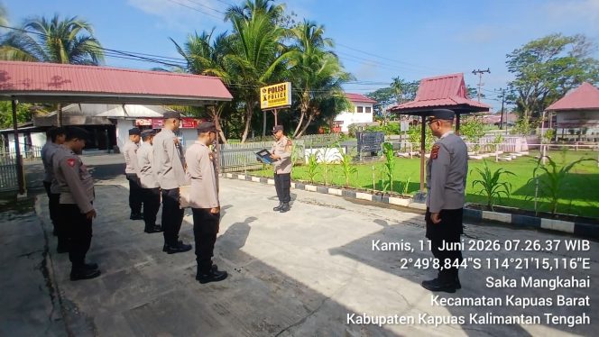 
					Jaga Kedisiplinan Personel, Polsek Kapuas Barat Gelar Apel Pagi rutin