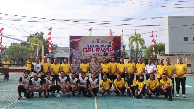 
					Semarak Hari Bhayangkara Ke-80, Polres Kapuas Gelar Turnamen Voli Antar Satuan dan Polsek Jajaran