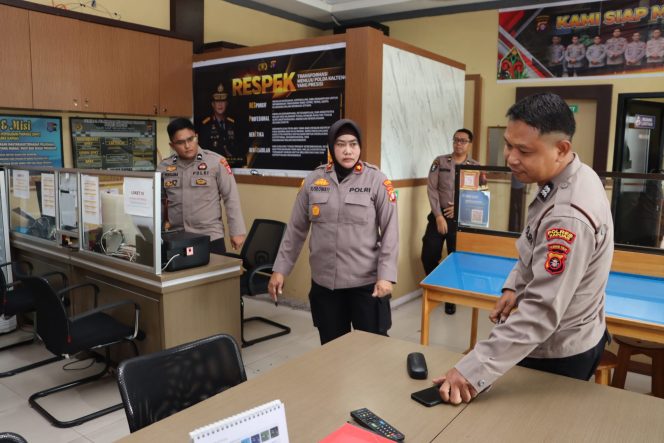
					Polres Kapuas Gelar Lomba Kebersihan Antar Satfung, Wujudkan Lingkungan Kerja Bersih dan Nyaman di Hari Bhayangkara ke-80