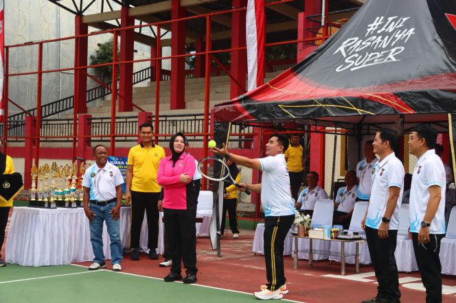 
					Smash Semangat Juara! Kapolres Kotim Buka Turnamen Tenis Lapangan Piala Kapolres Cup