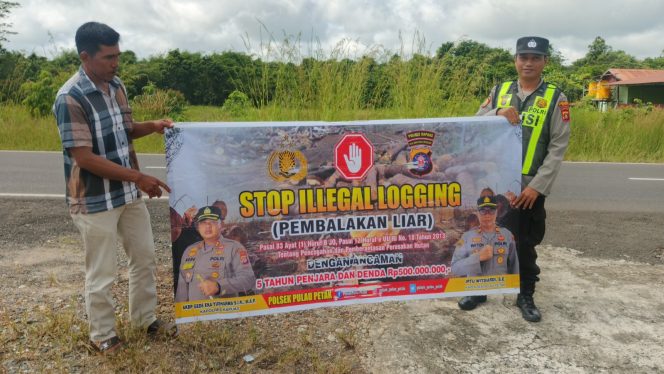 
					SOSIALISASI PENEBANGAN HUTAN SECARA LIAR (ILEGAL LOGING) OLEH PERSONIL POLSEK PULAU PETAK