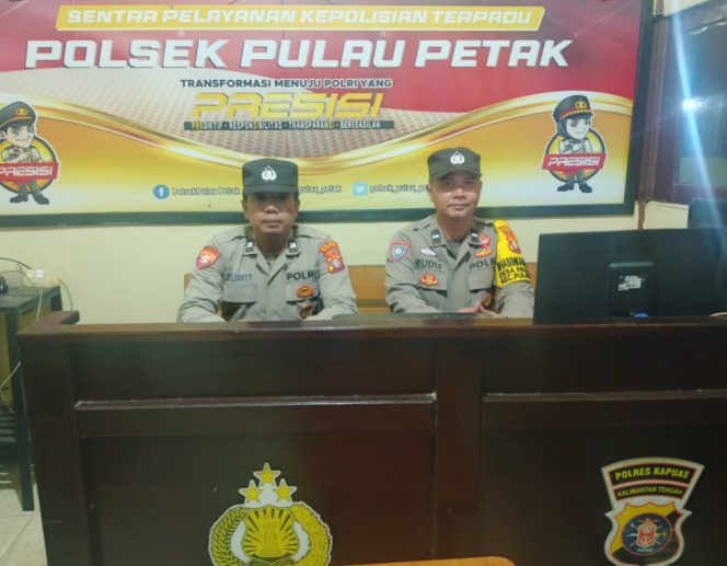 
					POLSEK PULAU PETAK LAKSANAKAN KEGIATAN SIAGA MAKO PADA MALAM HARI GUNA CIPTAKAN SITUASI AMAN