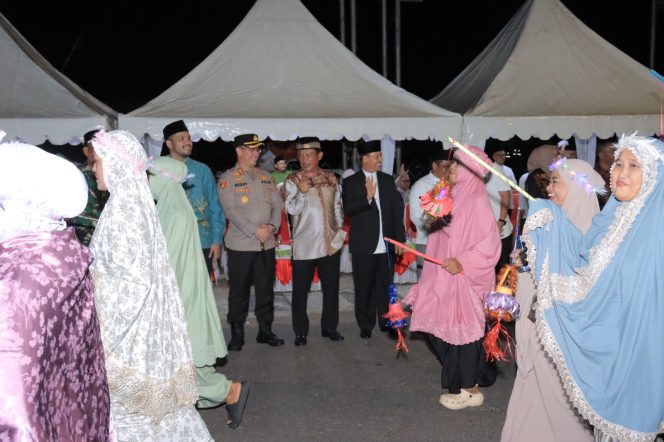 
					KAPOLRES SERUYAN HADIRI DAN PIMPIN LANGSUNG PENGAMANAN PAWAI TA’ARUF 1 MUHARRAM 1448 H, 28 KELOMPOK MERIAHKAN MALAM TAHUN BARU ISLAM