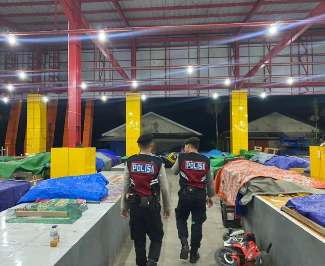 
					Redam Potensi Pembobolan Toko Malam Hari, Sat Samapta Polres Sukamara Sisir Kompleks Pasar Saik