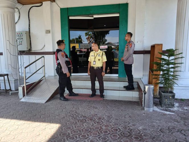 
					Sat Samapta Polres Sukamara Optimalkan Layanan Pengamanan Preventif Pagi Hari di Bank Kalteng
