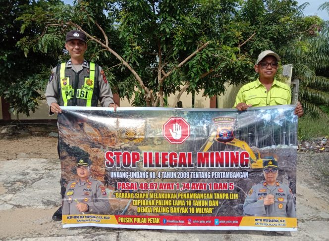 
					PERSONEL POLSEK PULAU PETAK LAKSANAKAN SOSIALISASI ILEGAL MINING KE MASYARAKAT GUNA PENCEGAHAN TAMBANG LIAR DI WILAYAH KECAMATAN PULAU PETAK