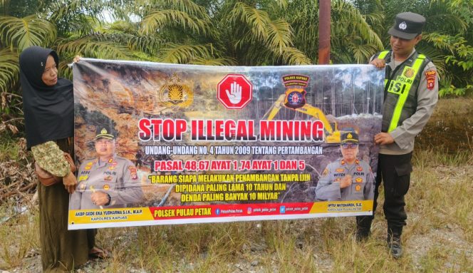 
					PERSONEL POLSEK PULAU PETAK LAKSANAKAN SOSIALISASI ILEGAL MINING KE MASYARAKAT GUNA PENCEGAHAN TAMBANG LIAR DI WILAYAH KECAMATAN PULAU PETAK