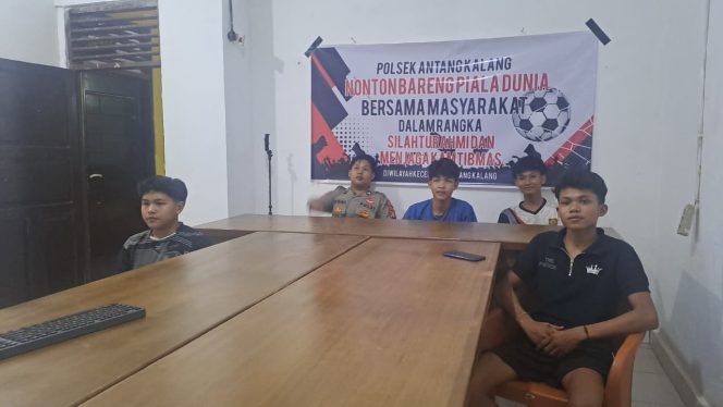 
					Polsek Antang Kalang Gelar Nobar Piala Dunia 2026 Portugal vs RD Kongo Bersama Masyarakat