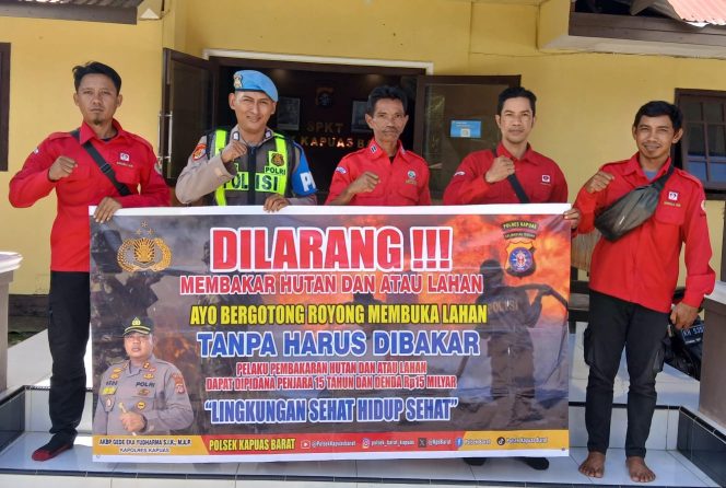 
					Cegah Karhutla, Polsek Kapuas Barat Kampanyekan Buka Lahan Tanpa Bakar Lewat Spanduk di Mandomai