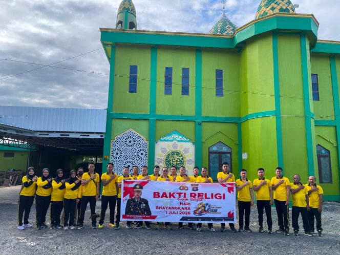 
					Sambut HUT Bhayangkara Ke-80, Polres Kapuas Gelar Bakti Religi di Sejumlah Tempat Ibadah