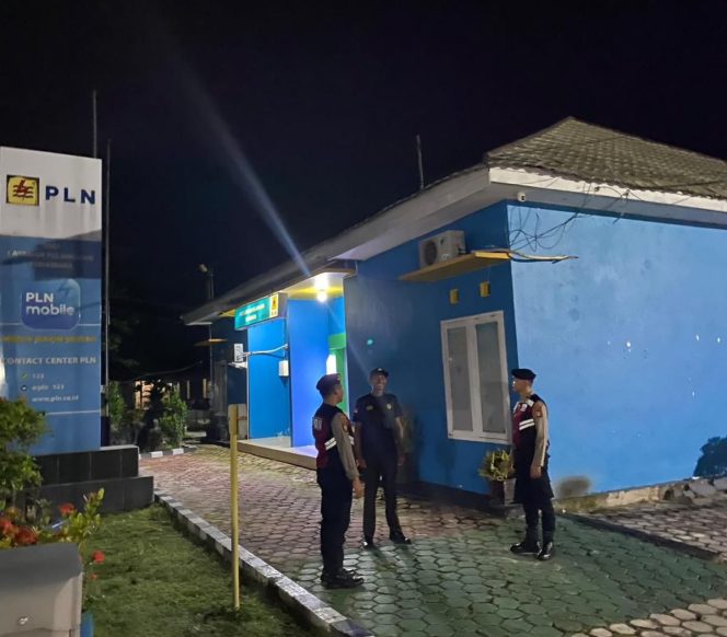 
					Kawal Kelancaran Pasokan Listrik Daerah, Sat Samapta Polres Sukamara Jaga Obyek Vital Kantor PLN