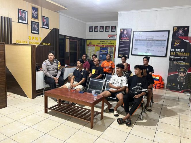
					Sorak Piala Dunia 2026, Polsek Banama Tingang Nobar Bareng Warga