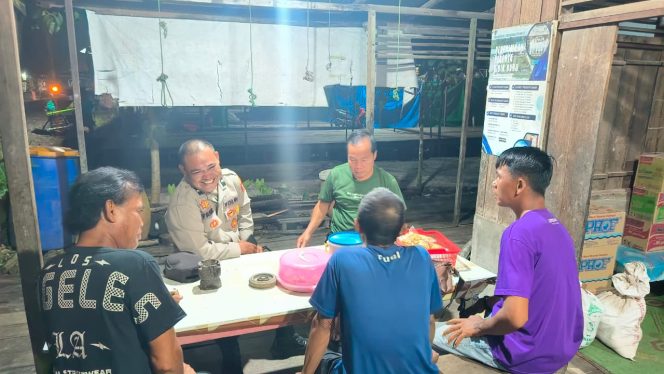 
					Patroli Dialogis di Sebangau Permai, Polsek Sosialisasi Call Center