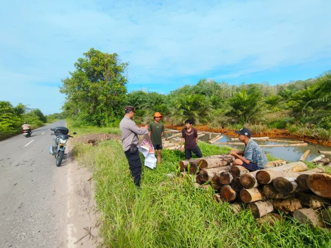
					Upaya Pencegahan Karhutla, Polsek Jabiren Raya Sosialisasi ke Warga