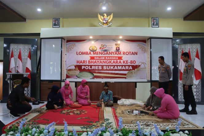 
					Lestarikan Kearifan Lokal, Polres Sukamara Gelar Lomba Menganyam Rotan Sambut Hari Bhayangkara ke-80