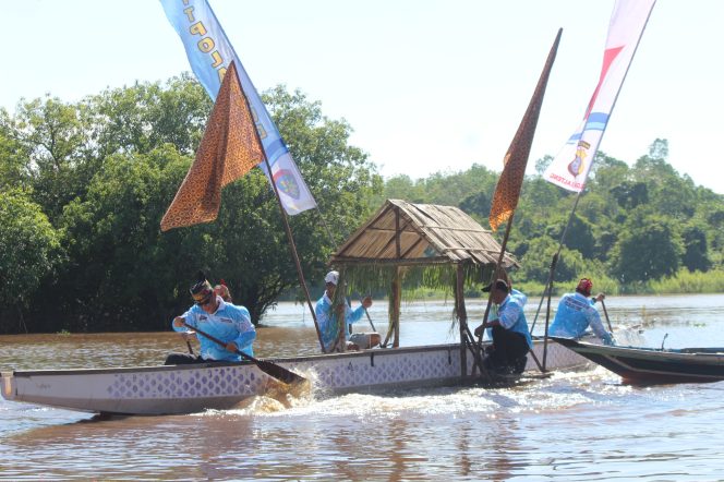 
					Polres Kapuas Meriahkan Lomba Kearifan Lokal Besei Kambe dalam Rangka Hari Bhayangkara Ke-80
