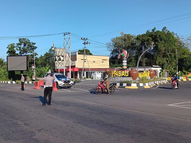 
					Satlantas Polres Pulang Pisau Atur Arus Lalu Lintas di Simpang 4 Icon