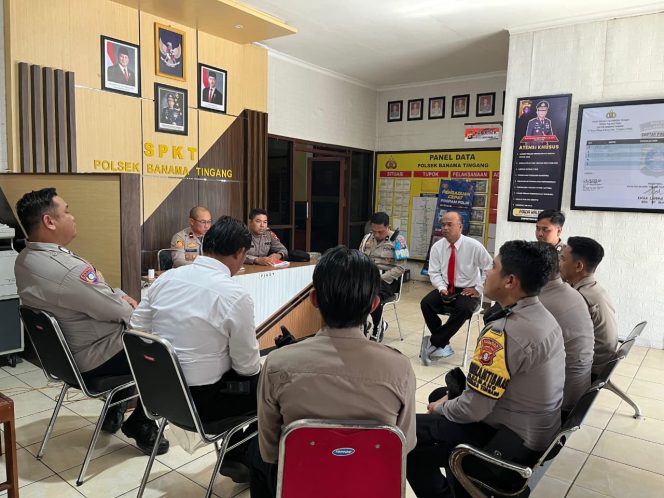 
					Meningkatkan Kedisiplinan Tugas, Polsek Banama Tingang Gelar Anev Mingguan