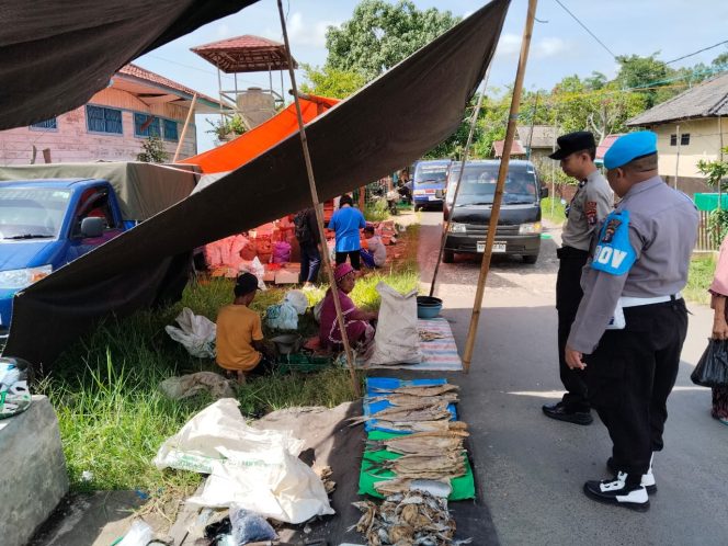 
					Polsek Pandih Batu Amankan Aktivitas Pasar Mingguan Desa Pangkoh Hulu