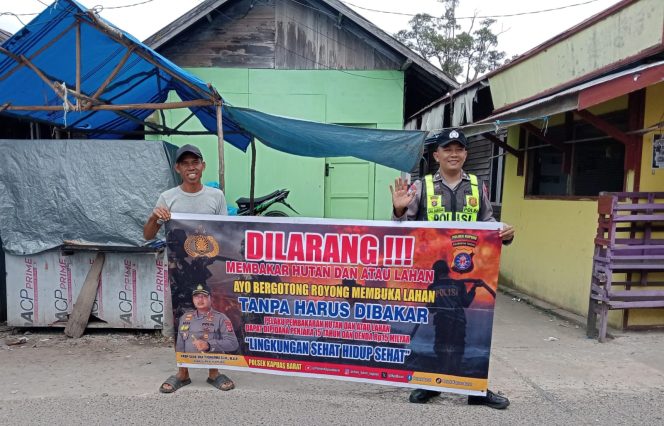 
					Antisipasi Polusi Asap, Aparat Polsek Kapuas Barat Gencarkan Sambang Warga Sosialisasikan Stop Karhutla