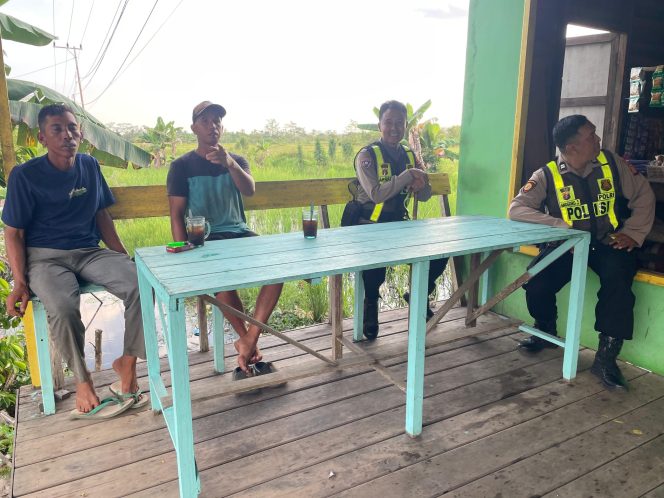 
					PERSONIL POLSEK PULAU PETAK LAKSANAKAN PATROLI DIALOGIS KE DESA-DESA WILAYAH KECAMATAN PULAU PETAK