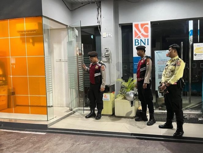 
					Pertebal Perlindungan Keamanan Finansial, Sat Samapta Polres Sukamara Kontrol Kantor Bank BNI