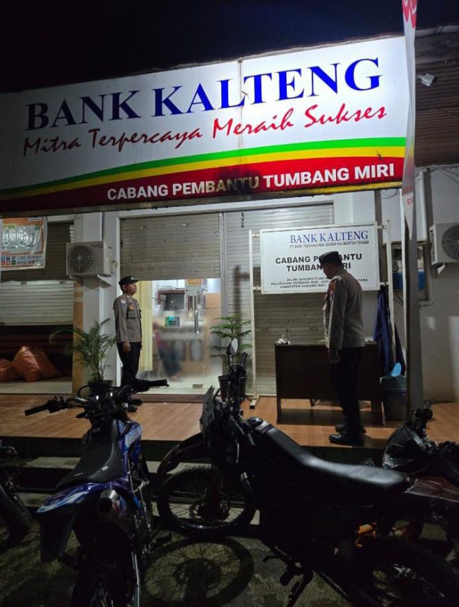 
					Jamin Keamanan Malam Hari, Personel Polsek Kahut Intensifkan Patroli Objek Vital dan Pemukiman di Tumbang Miri