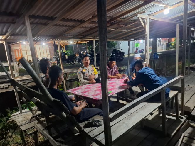 
					Tingkatkan Keamanan Lingkungan, Polsek Kahayan Kuala Giatkan Sambang Kamtibmas