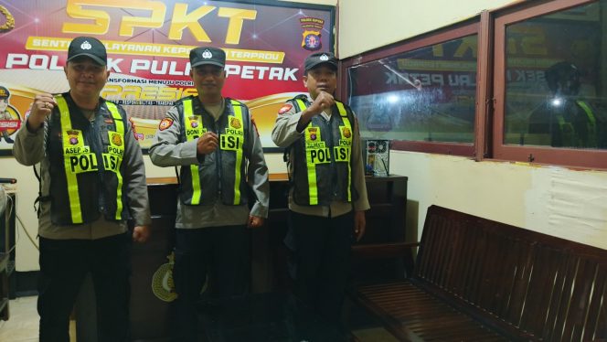 
					POLSEK PULAU PETAK LAKSANAKAN KEGIATAN SIAGA MAKO PADA MALAM HARI GUNA CIPTAKAN SITUASI AMAN