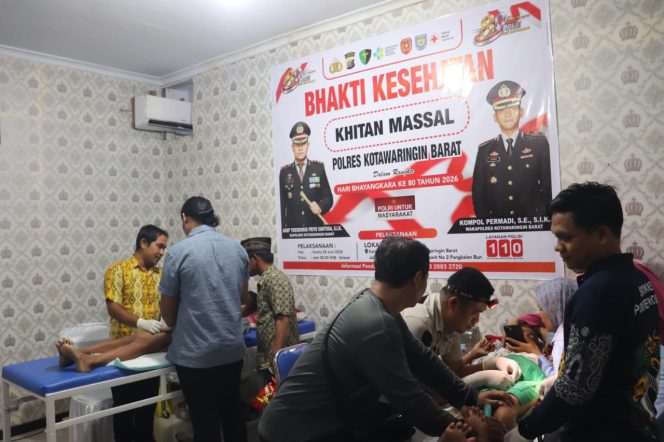 
					Bakti Kesehatan, Polres Kobar Gelar Khitan Hingga Donor Darah