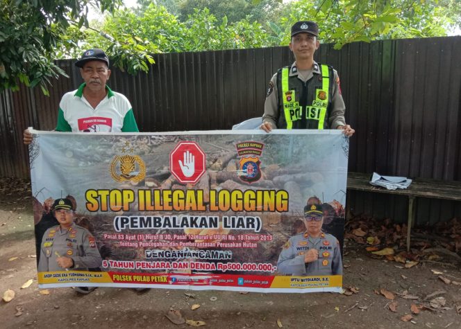 
					SOSIALISASI PENEBANGAN HUTAN SECARA LIAR (ILEGAL LOGING) OLEH PERSONIL POLSEK PULAU PETAK
