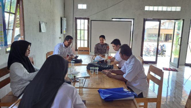 
					PERSONIL POLSEK PULAU PETAK LAKSANAKAN PATROLI DIALOGIS KE DESA-DESA WILAYAH KECAMATAN PULAU PETAK